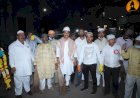 मोठ्या थाटामाटात निघालेल्या जुलूसामध्ये अभिजीत पाटील यांनी सहभाग नोंदवून केली साफसफाई