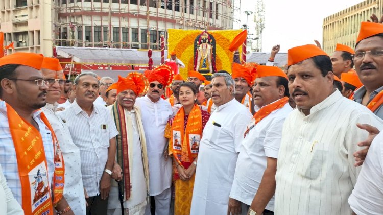 प्रणिती शिंदे यांचा शोभायात्रेत सहभाग;गुढीपाडव्याच्या शुभेच्छा देत धरला फुगडीचा फेर
