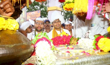 श्री संत तुकाराम महाराज पालखीचे सराटी येथे जिल्हाधिकारी एस.कार्तिकेयन यांच्या कडून स्वागत