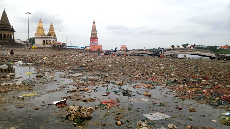आषाढी यात्रेच्या तोंडावर चंद्रभागा नदीपात्राची दयनीय अवस्था