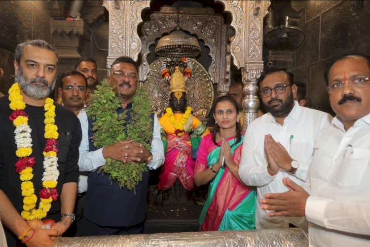 परिवहन मंत्री प्रताप सरनाईक यांनी घेतले श्री विठ्ठल रुक्मिणी मातेचे दर्शन