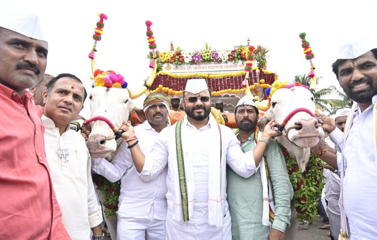 धर्मपुरीत संत ज्ञानेश्वर महाराज पालखीचे पालकमंत्री जयकुमार गोरे यांच्याकडून भक्तिमय वातावरणात व मोठ्या उत्साहाने स्वागत