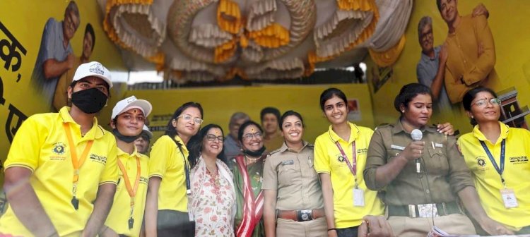 स्वेरीच्या विद्यार्थ्यांनी आषाढी वारीत ‘पोलीस मित्र’ म्हणून बजावली उल्लेखनीय भूमिका