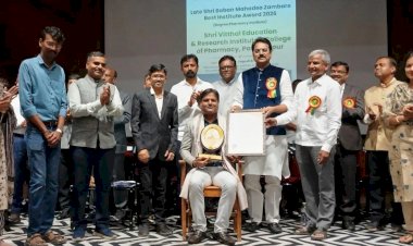 स्वेरीज् कॉलेज ऑफ फार्मसीला ‘बेस्ट कॉलेज अवार्ड’