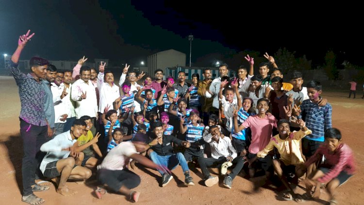 खो-खो स्पर्धेत महासिद्ध विद्यामंदिर व कनिष्ठ महाविद्यालय डोणज संघास विजेतेपद