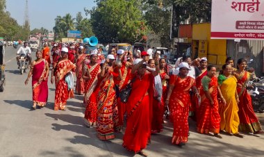 पंढरपुरात निघाला अंगणवाडी सेविकांचा मोर्चा.