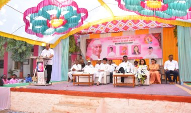 वसंतदादांनी कष्टकऱ्यांच्या उन्नतीसाठी संघर्षातून निर्माण केलेली संस्थात्मक उभारणी दीपस्तंभसारखी दिशादर्शक - दिपक साळुंखे