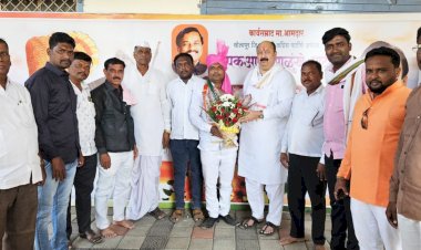 रविंद्र कांबळे यांचा मा.आमदार दिपकआबा साळुंखे-पाटील यांचे हस्ते राष्ट्रवादी कॉंग्रेस पक्षात प्रवेश 