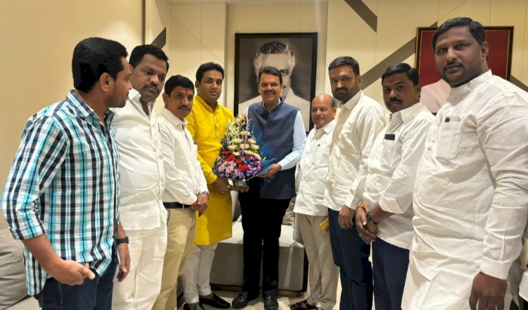 उपमुख्यमंत्री देवेंद्र फडणवीस यांनी घेतले देवेंद्र कोठेंचे पालकत्व