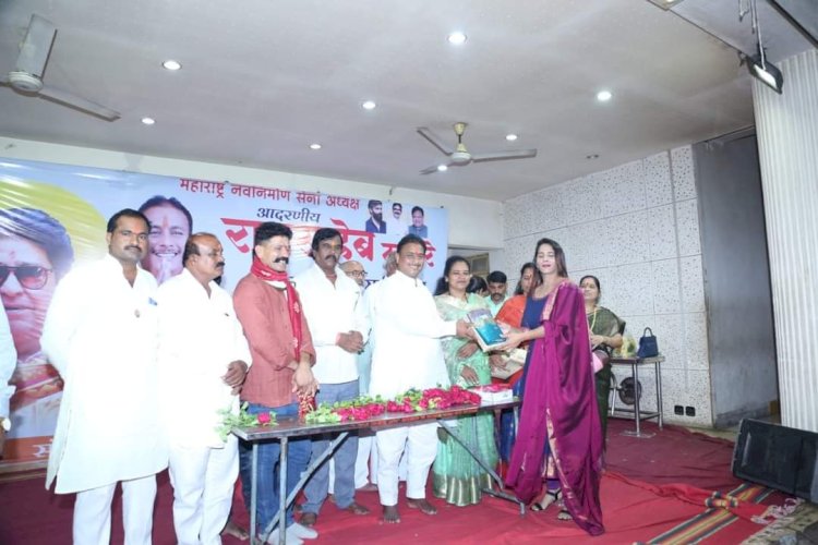 मनसेच्या वतीने राजे ठाकरे यांचा वाढदिवस सामाजिक उपक्रमांनी साजरा ; वसंत हंकारे यांचे व्याख्यान ठरले विद्यार्थ्यांसाठी मार्गदर्शक 