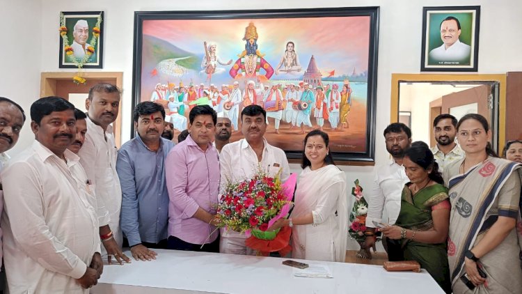 ना.आदिती तटकरे यांचेकडून चेअरमन  कल्याणराव काळे यांना वाढदिवसानिमित्त शुभेच्छा !