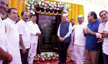 दुष्काळी तालुका हा कलंक पुसण्यासाठी पुन्हा एकदा अवताडे यांना आशीर्वाद द्या - देवेंद्र फडणवीस