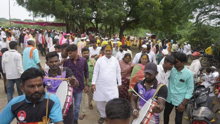 जनसामान्यांच्या हितासाठी दिलीप धोत्रे यांना विजयी करा 