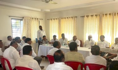 मंगळवेढा एमआयडीसीत जागा घेऊन व्यवसाय सुरू न करणाऱ्यांच्या जागा परत घ्या - आ.समाधान आवताडे यांच्या अधिकाऱ्यांना सूचना