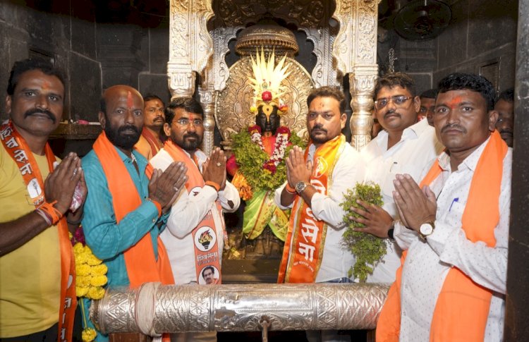 पंढरीत उध्दव ठाकरे यांचा वाढदिवस विविध सामाजिक कार्यक्रमांनी साजरा