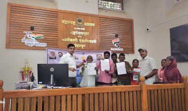पंढरपूरात महसूल सप्ताहाचा शुभारंभ ;उत्कृष्ट अधिकारी व कर्मचारी पुरस्कार वितरण ; लाभार्थ्यांना विविध प्रमाणपत्र वितरण