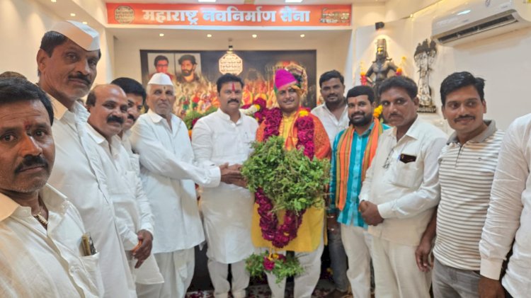 पंढरीत मनसे नेते दिलीप धोत्रे यांचा वाढदिवस विविध सामाजिक कार्यक्रमांनी साजरा 