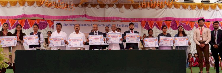 स्वेरीत ‘ऑलम्पस २ के २५’ तांत्रिक स्पर्धेच्या पोस्टरचे उदघाटन