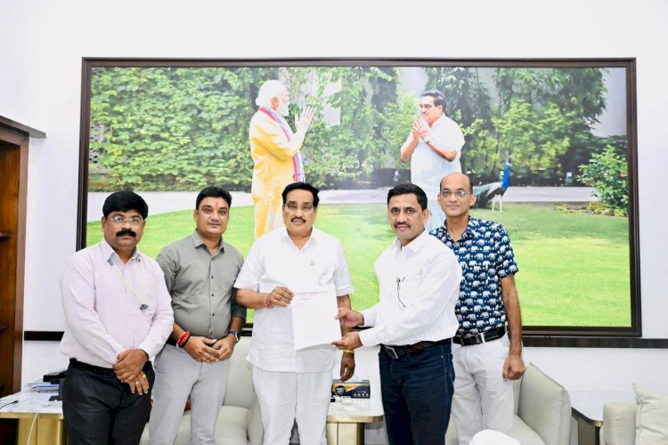 पाणी व स्वच्छता क्षेत्रातील कर्मचारी यांचे मागण्यांसाठी केंद्रीय जलशक्ती मंत्र्यांना साकडे ..!