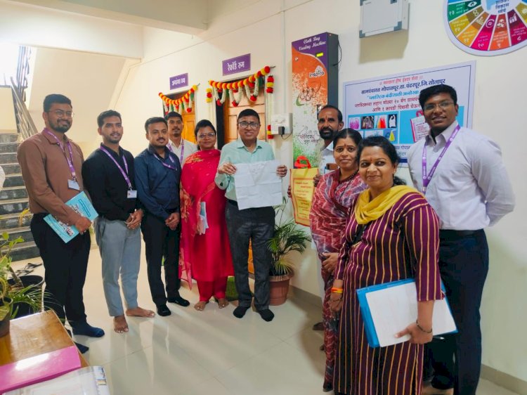 मशीन मध्ये क्वाईन टाका, कापडी बॅग घ्या..! ; गोपाळपूर ग्रामपंचायतीचा प्लॅस्टिकवर अनोखा उपाय..!