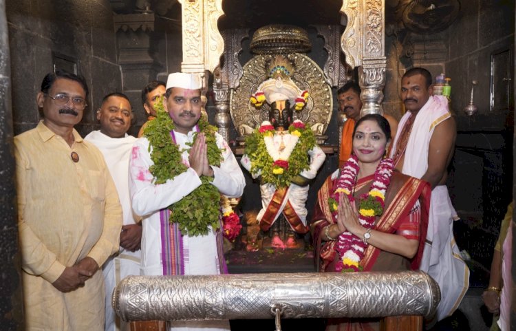 श्री विठ्ठल रूक्मिणी मातेचा विवाह सोहळा उत्साहात संपन्न, कार्यकारी अधिकारी यांच्या हस्ते पाद्यपूजा संपन्न